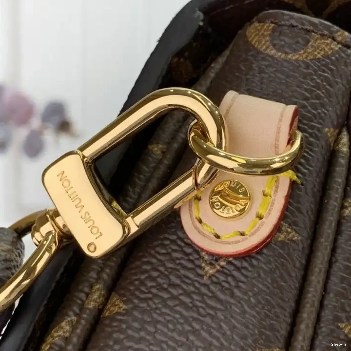 Bags 207B570039 LV 0711